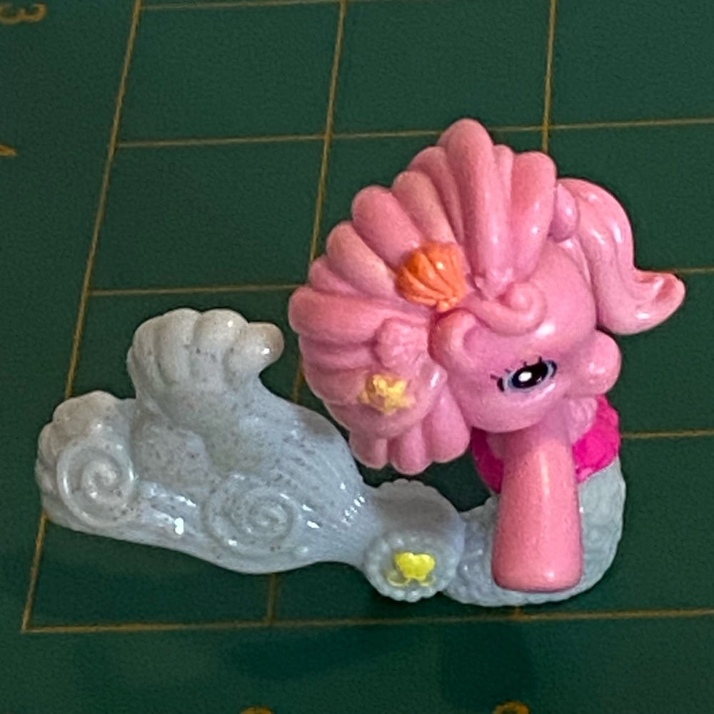 2009 My Little Pony MLP Glitter Sparkle Pink Mermaid Seapony Hasbro PVC Figure - Picture 10 of 12
